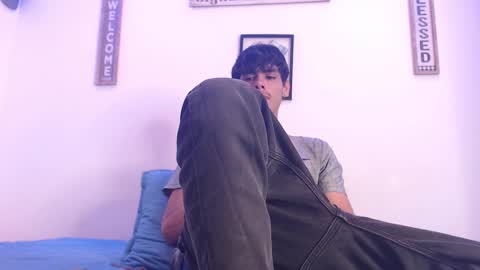 Snapshot of harrythomson1 chatting on March 10, 4:17 am harry thomson online show from March 10, 4:17 am