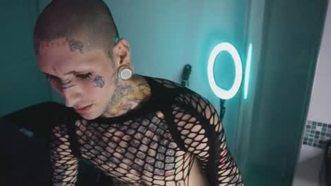 Snapshot of hatsumotokyoto chatting on October 15, 6:21 am More content   2   online show from October 15, 6:21 am