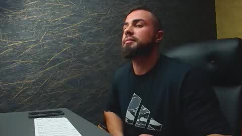 HayesWood online show from November 10, 7:35 am