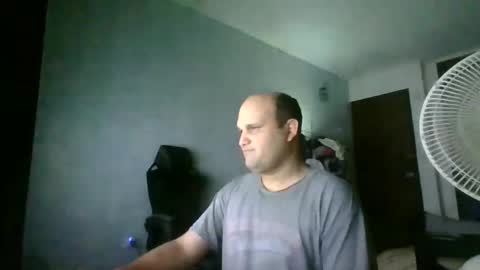 Snapshot of heavy_rebellxc chatting on October 23, 5:22 am Heavy Rebell online show from October 23, 5:22 am