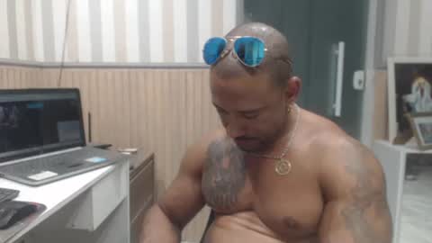 hebertgomes online show from November 5, 10:56 pm