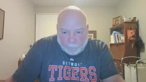 Snapshot of helloforfun111 chatting on February 24, 10:59 am helloforfun111 online show from February 24, 10:59 am