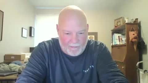 Snapshot of helloforfun111 chatting on October 19, 2:31 pm helloforfun111 online show from October 19, 2:31 pm