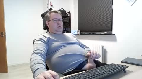 henrikrp1971 online show from February 12, 9:33 pm