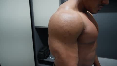 Henri online show from December 18, 11:12 pm