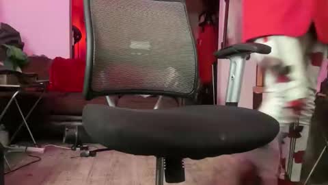 hereforonething888 online show from March 28, 5:40 am