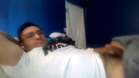 heythere925678 online show from April 16, 5:13 pm