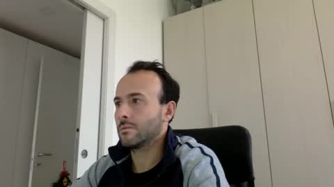 hhombre online show from December 5, 10:44 am