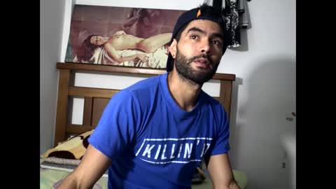 hideonbush online show from December 17, 11:50 am