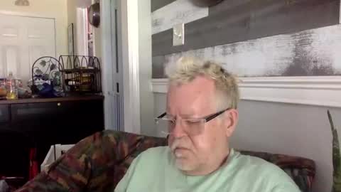 TwoDaddies online show from May 10, 3:57 pm