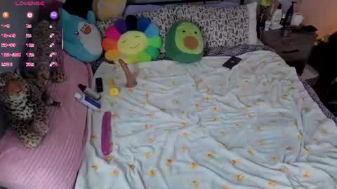 hippie_luver online show from June 15, 11:30 pm