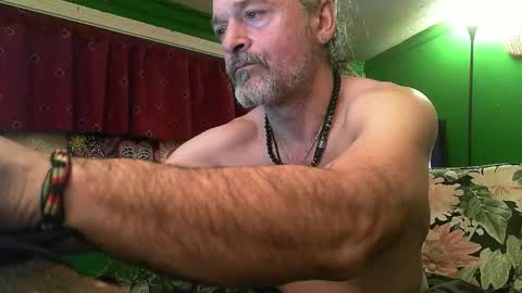 hippiedad333 online show from March 2, 8:43 am