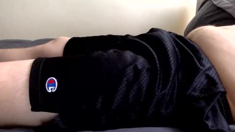 Snapshot of hockey44guy chatting on October 28, 1:35 pm mikey online show from October 28, 1:35 pm