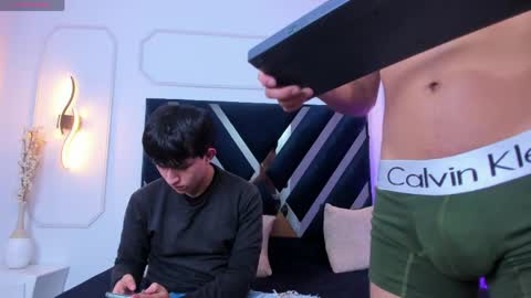 hoot_booys_ online show from March 31, 9:05 pm