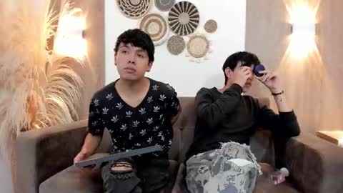 hoot_booys_ online show from November 27, 8:12 pm