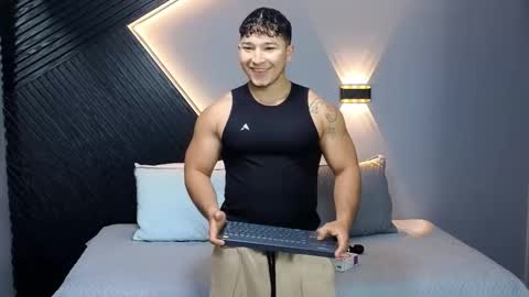 horny_nick18 online show from February 7, 12:56 pm