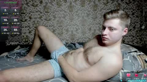 Max online show from November 18, 9:06 pm