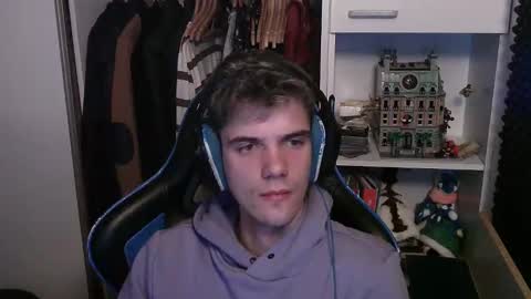 Joey online show from November 13, 7:29 pm