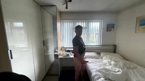 Snapshot of hornylondo chatting on September 15, 10:27 am Hornylondon online show from September 15, 10:27 am