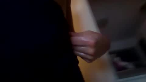Snapshot of hornyonelooking1 chatting on January 23, 11:48 am hornyonelooking1 online show from January 23, 11:48 am