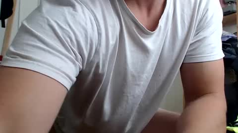 horse_cocked_ online show from April 29, 4:28 am