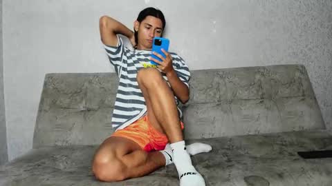 WILLY-JULIAN-GEORGE-YAYO-THIAGO-MOD HADES online show from September 14, 3:19 am