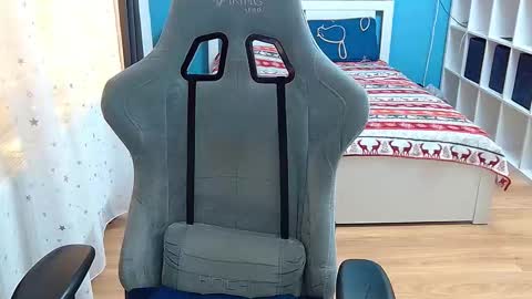 hot_cap_77 online show from December 15, 5:43 pm