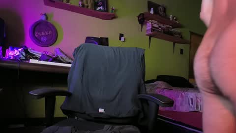 Hot Fellow online show from January 18, 1:23 am