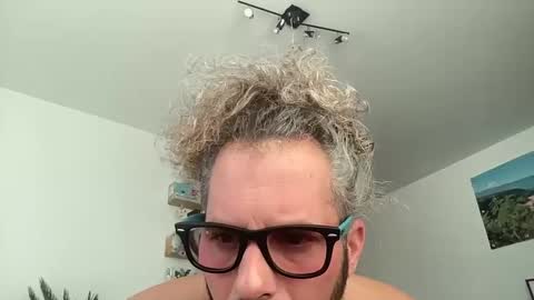 letmedoo2 online show from January 7, 2:05 pm