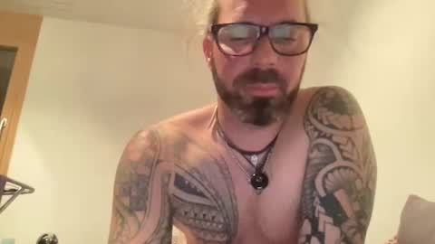 letmedoo2 online show from December 25, 7:02 pm