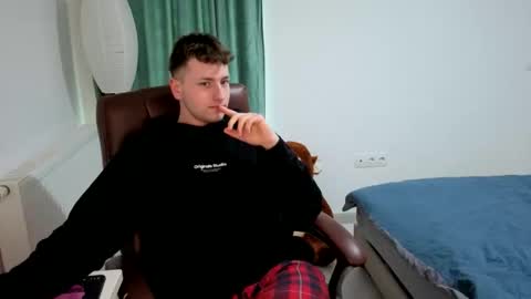 Hotboyshorny online show from March 23, 12:22 pm