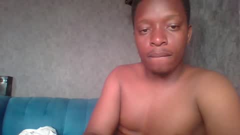 hotguyy001 online show from February 12, 12:12 pm