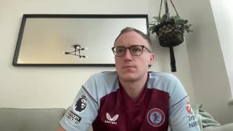 hotholby86 online show from December 26, 1:32 pm