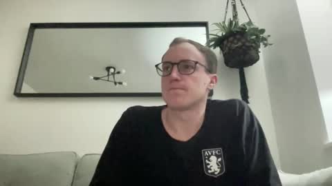 hotholby86 online show from February 3, 8:24 pm