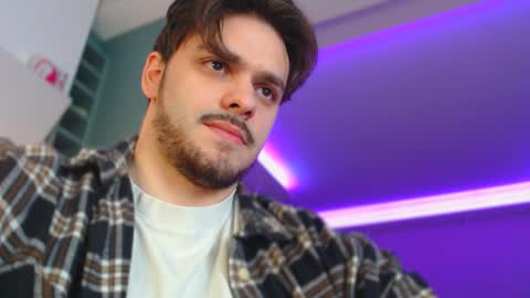 Snapshot of hotpolishsausage chatting on December 14, 2:01 am Jason online show from December 14, 2:01 am