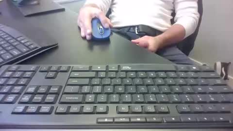 Snapshot of hoverday chatting on October 22, 4:43 pm hoverday online show from October 22, 4:43 pm