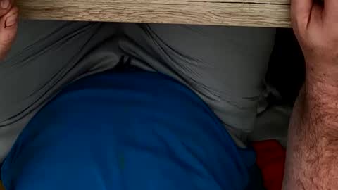 hr1982 online show from April 3, 8:11 am