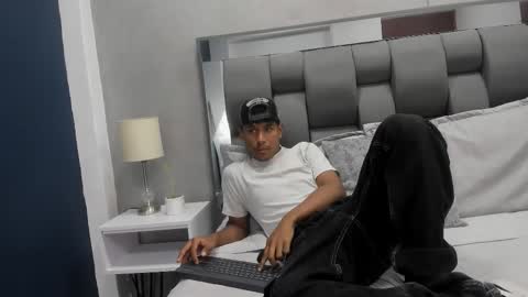 Snapshot of hudson_beasley chatting on October 17, 11:36 am Hudson Beasley online show from October 17, 11:36 am