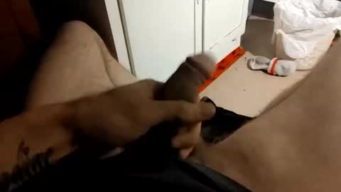 huge10inchstudd online show from February 20, 1:57 am