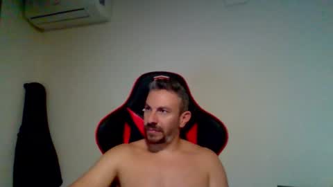 Snapshot of huge__cumshot chatting on October 9, 5:07 pm huge__cumshot online show from October 9, 5:07 pm