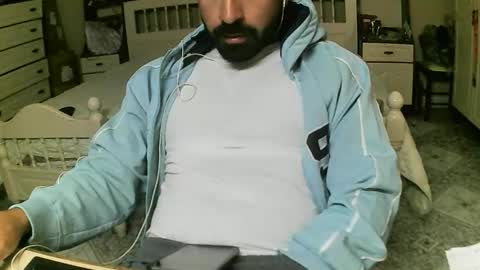 hugeveiny online show from May 20, 4:02 pm