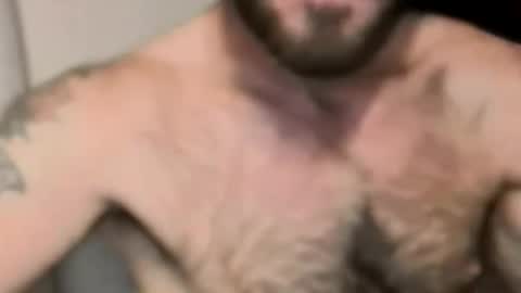 hungbistud916 online show from December 1, 5:21 am