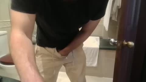 hunghard2004 online show from March 2, 7:59 am