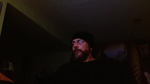 Snapshot of hunglonelyguy chatting on March 3, 2:33 am LonelyGuy online show from March 3, 2:33 am