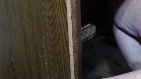 hungsofine online show from December 30, 8:15 pm