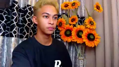 hunk_edward online show from June 8, 9:10 am