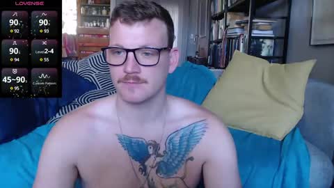 Snapshot of hunky_arthur chatting on December 23, 5:49 am Hunky  Arthur online show from December 23, 5:49 am