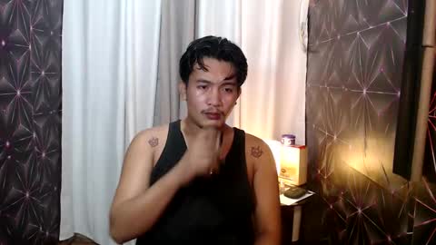 hunkylloyd online show from December 31, 1:15 am