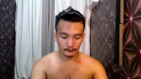 hunkylloyd online show from February 19, 3:39 am