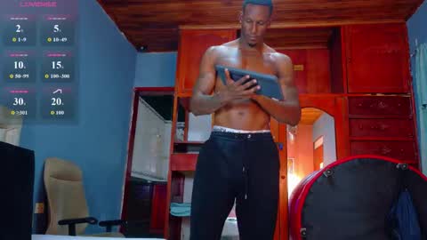 Hunter  online show from February 25, 7:37 pm